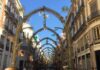 Weihnachtsbeleuchtung in Málaga in der zentralen Calle Larios