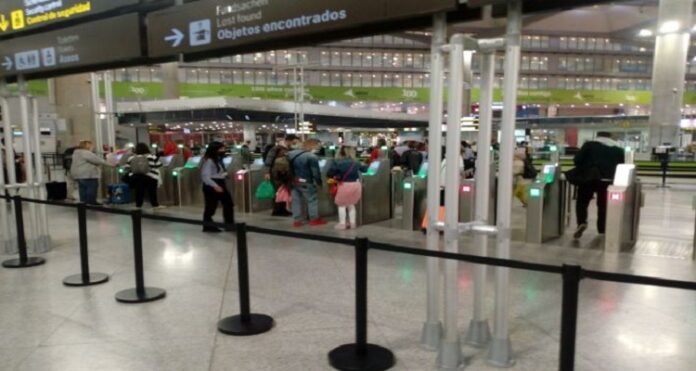 Zugang zu Gates im Flughafen Málaga