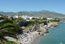 Nerja: Sehenswürdigkeiten, Strände und Ausflugsziele