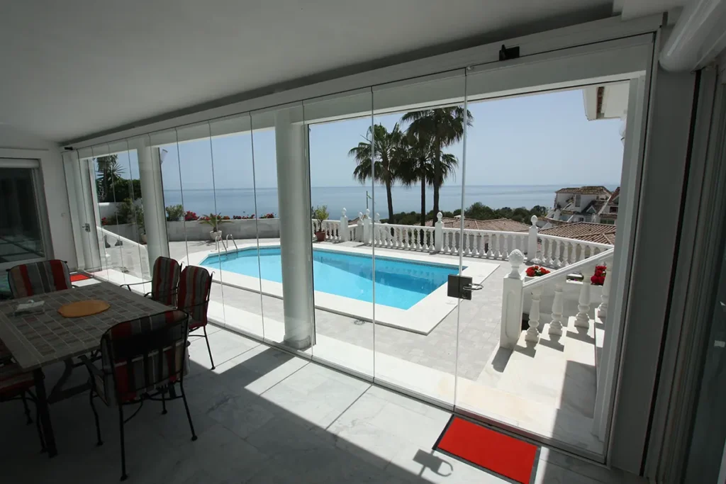 Terrassenverglasung an der Costa del Sol