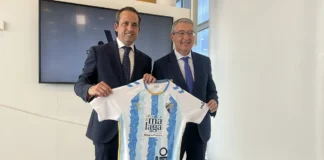Neues Heimtrikot des FC Málaga