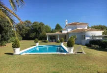 Andalusische Villa in San Roque am Golfplatz zum Verkauf