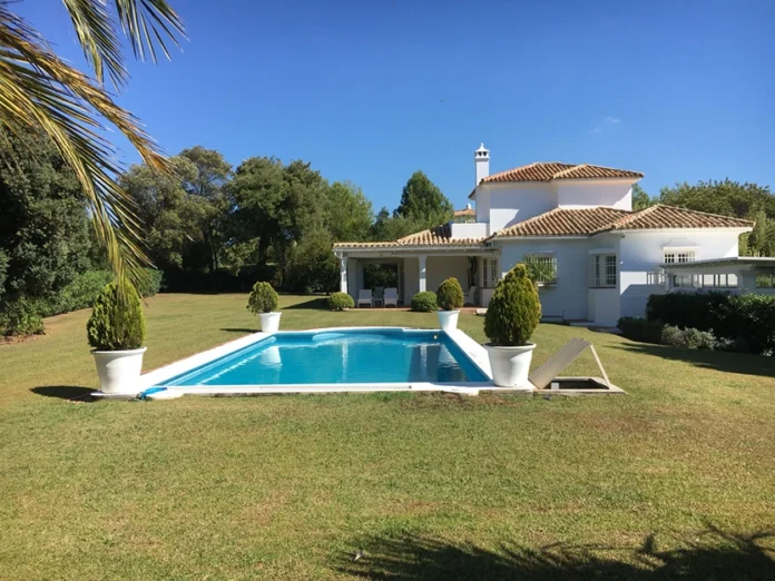 Andalusische Villa in San Roque am Golfplatz zum Verkauf