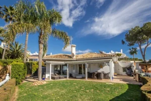 Traumafter Bungalow in Marbella (Calahonda) mit Meerblick