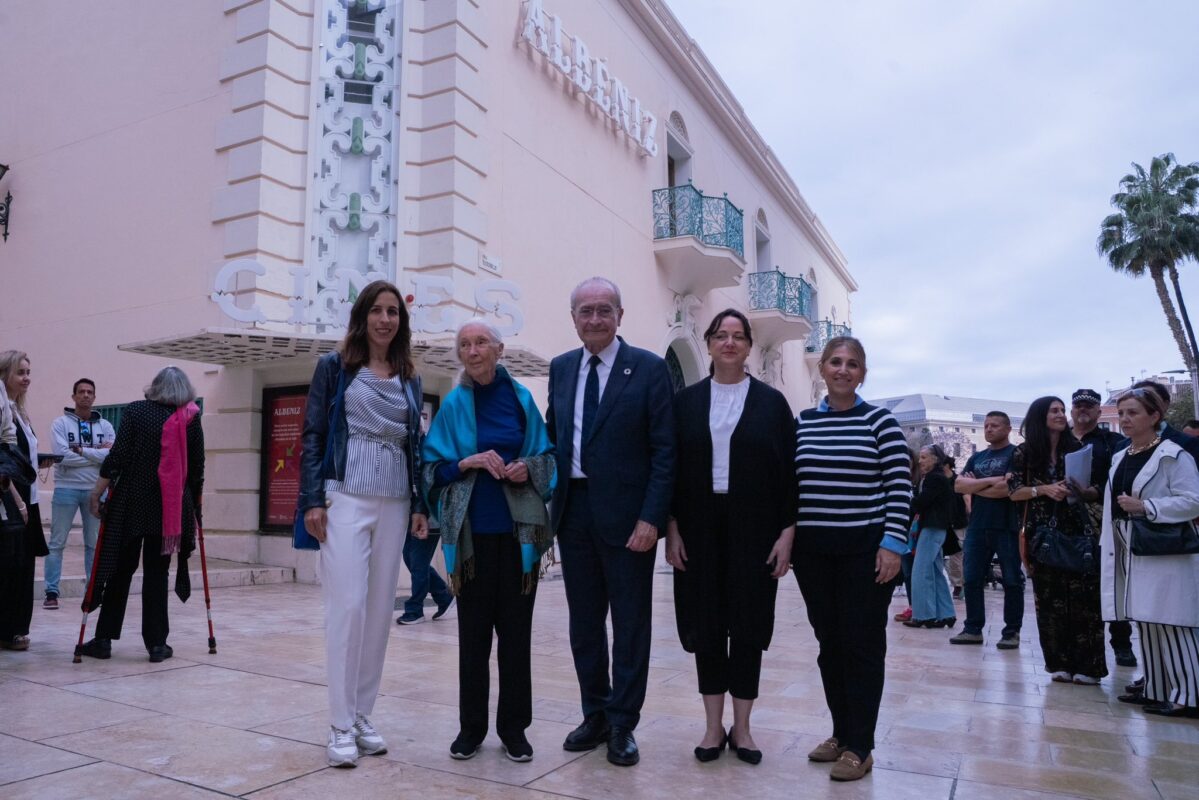 Schimpansenforscherin Jane Goodall sorgt bei Filmpremiere für stehende Ovationen in Málaga Jane Goodall Málaga