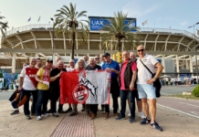Kölner Fans feiern Klassenerhalt des FC Málaga gegen Gijón