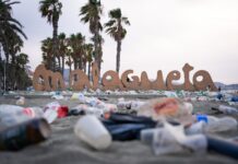 Müllreinigung an San Juan in Málaga
