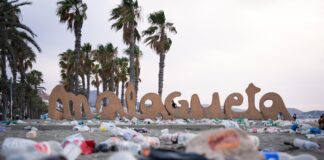 Müllreinigung an San Juan in Málaga