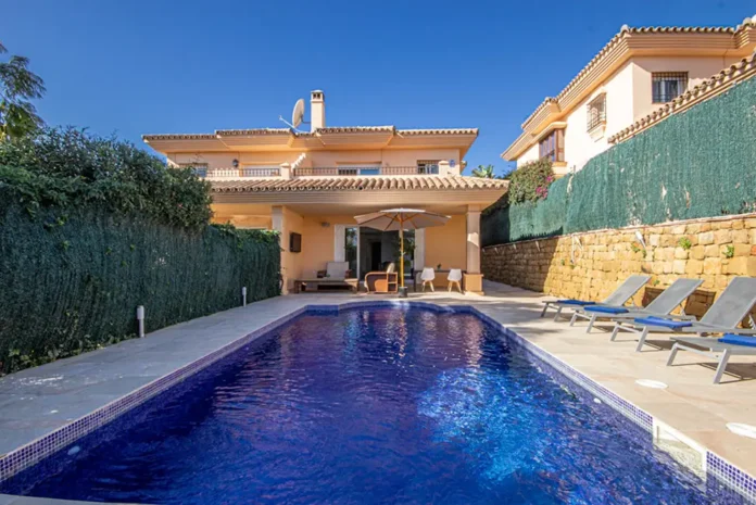 Geräumige Villa in Riviera del Sol mit privatem Pool