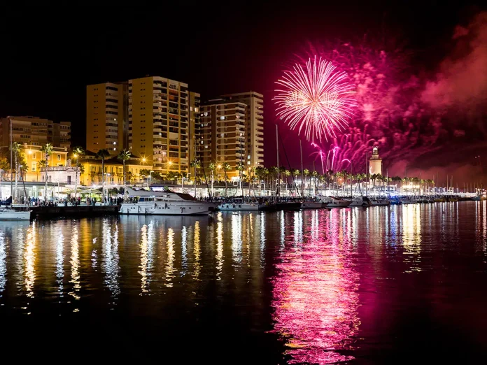 Feuerwerk Feria Málaga 2025