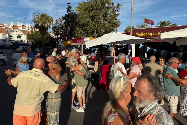 Sogar der Bürgermeister schaut vorbei: 6. Brezelfest in Torrox Costa ein voller Erfolg IMG 8879
