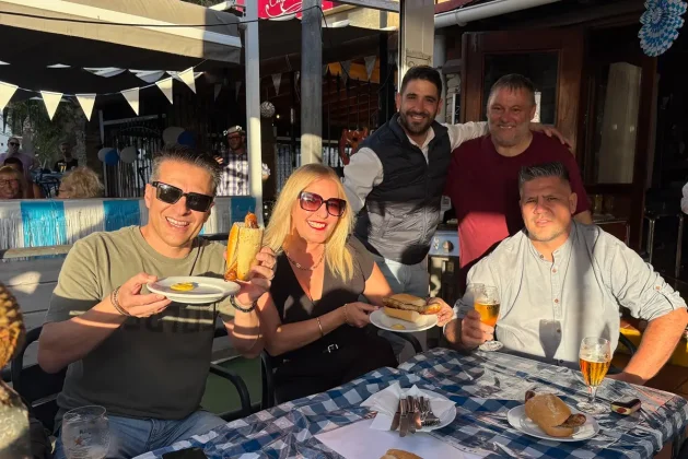 Sogar der Bürgermeister schaut vorbei: 6. Brezelfest in Torrox Costa ein voller Erfolg IMG 8886