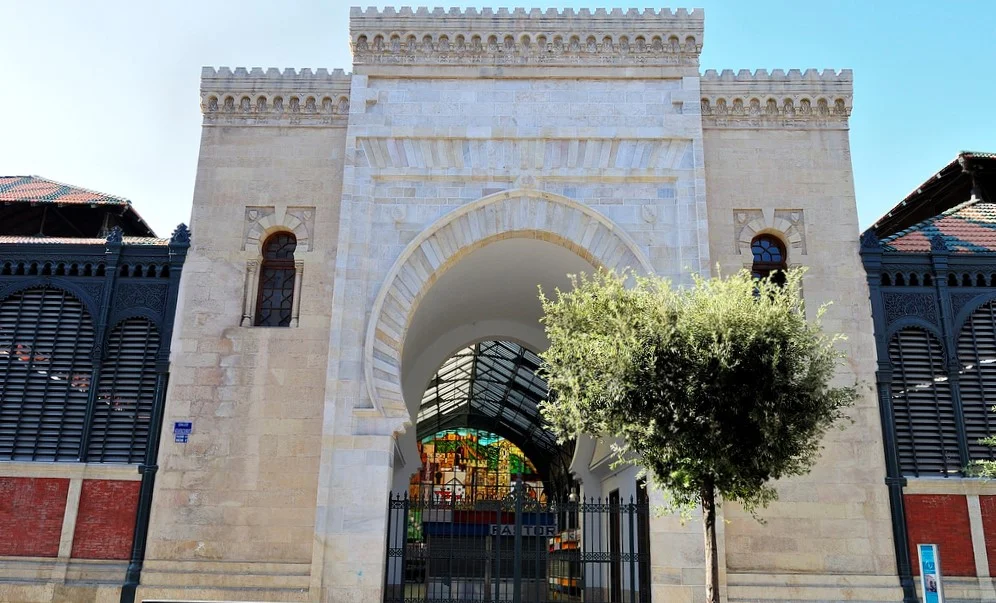Von der arabischen Werft zum Markthallen-Juwel: Die Geschichte des Mercado de Atarazanas in Málaga Mercado de Atarazanas Málaga
