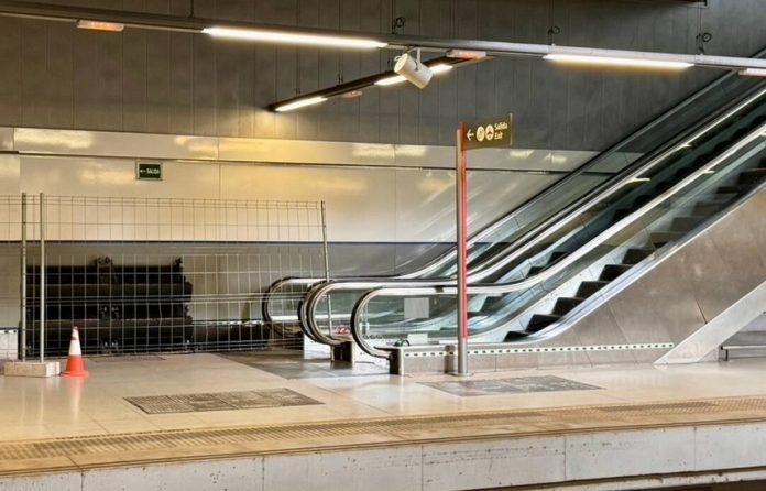 Rolltreppen Málaga Flughafen Rolltreppen Málaga Flughafen