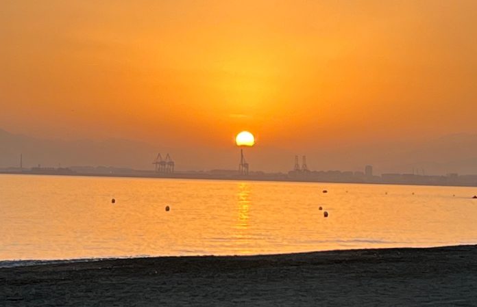 Schönste Sonnenuntergänge im Herbst in Málaga