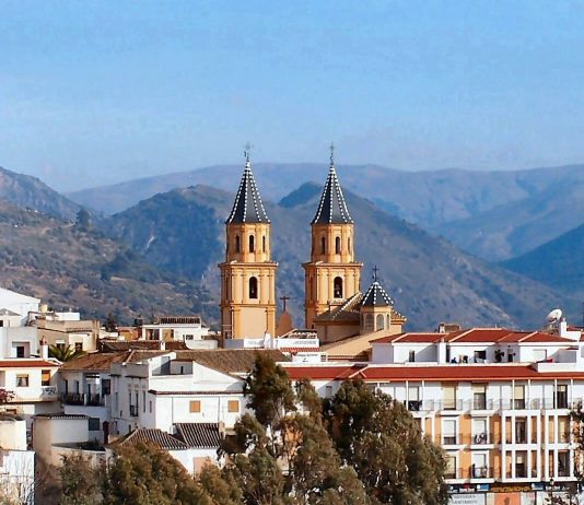 Multikulturelles Dorf Órgiva in Andalusien