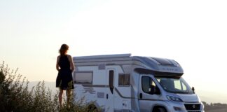 Wohnmobile am Río Torrox: Anwohner fordern Lösungen gegen Müll und Abwasser Wohnmobile in Torrox