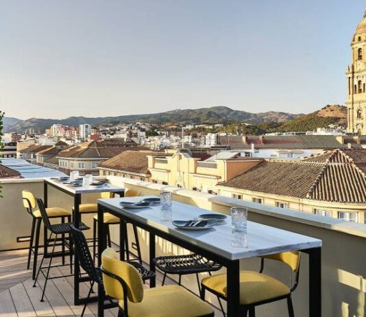 Hotel Balkon Prozession Málaga