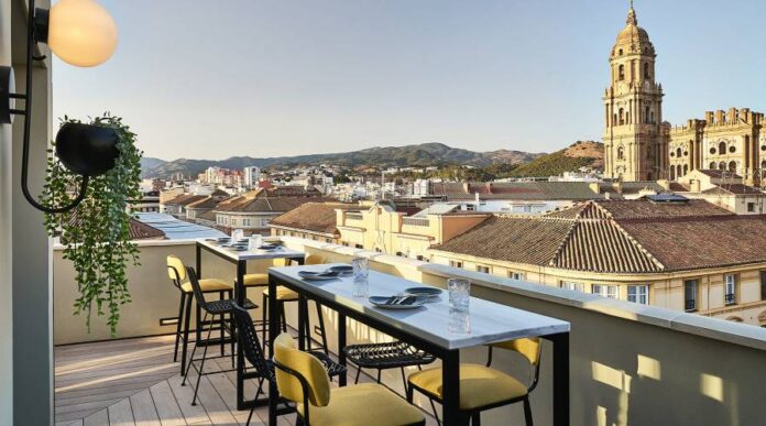 Hotel Balkon Prozession Málaga