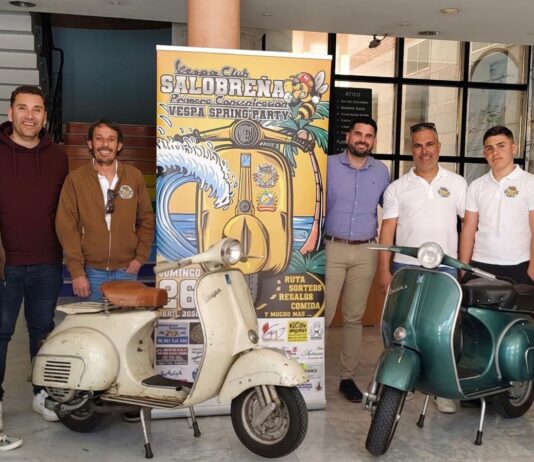 Vespa-Treffen in Salobreña