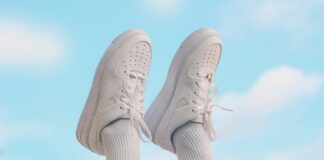 Tag der weißen Turnschuhe Algarrobo