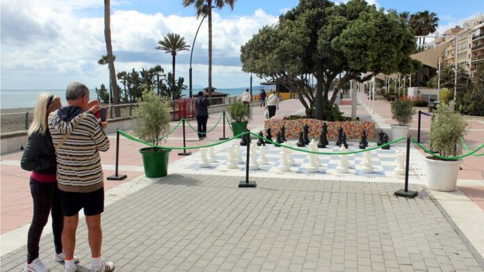 Schach Estepona Sommer