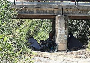 Bürgermeister von Torrox fordert staatliche Lösung für obdachlose Migranten Torrox Migranten