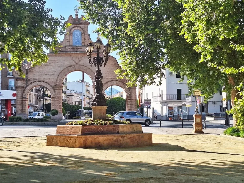 Monumentale Stadt mit intensivem Nachtleben - Antequera stellt Sommerprogramm vor Antequera bei Nacht: Sommerprogramm Luz de Luna